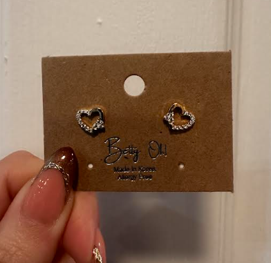 Betty Oh! Heart Earrings