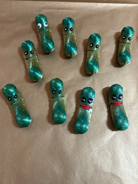 Figurines- Pickle