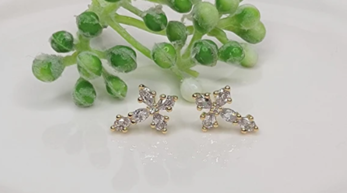 Betty OH! Cross Earrings