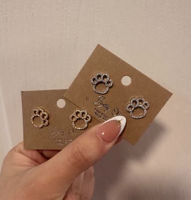 Betty OH! Paw Earrings
